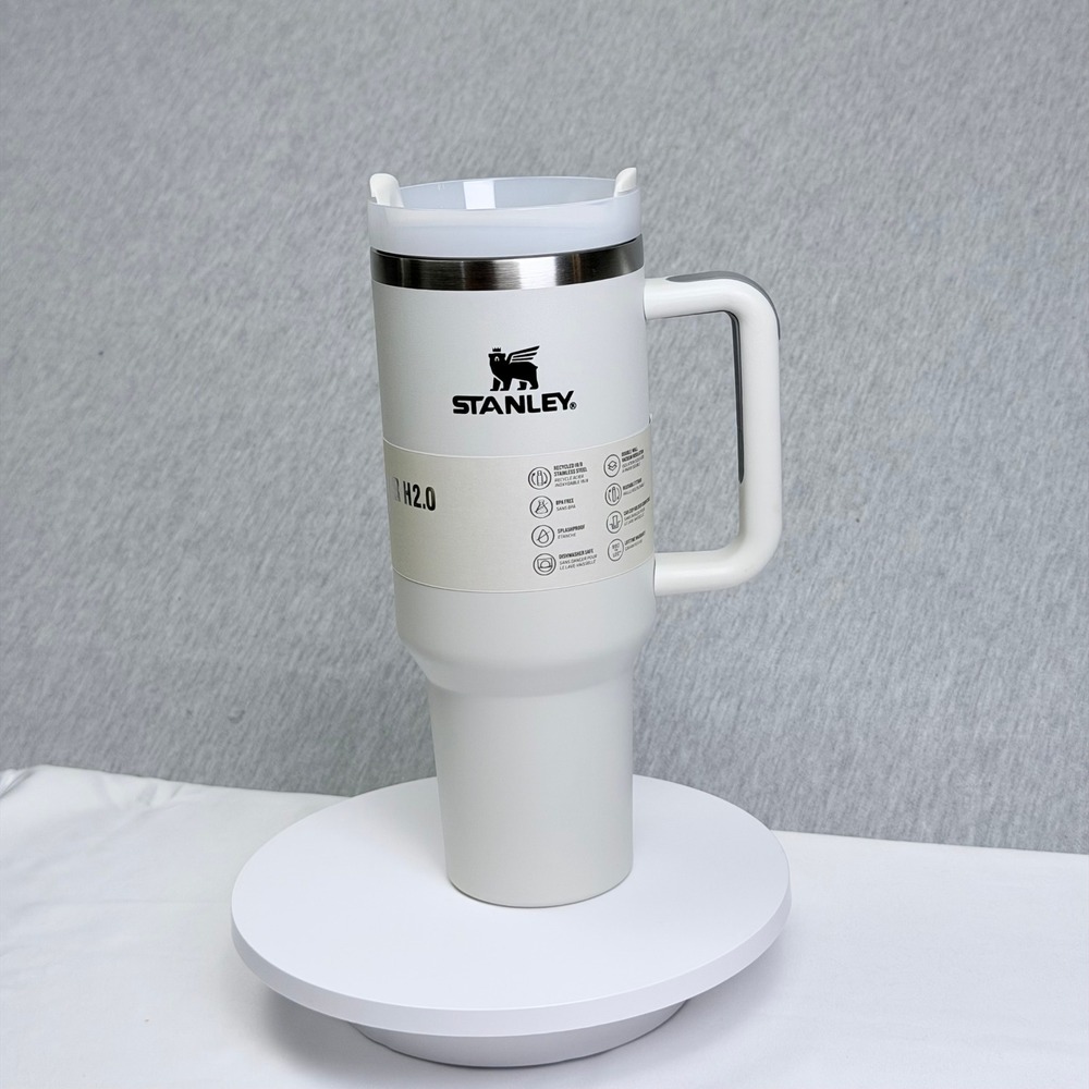 Stanley Quencher H2.0 FlowState Tumbler 40oz Dune Cream Tan 10-10824-104669